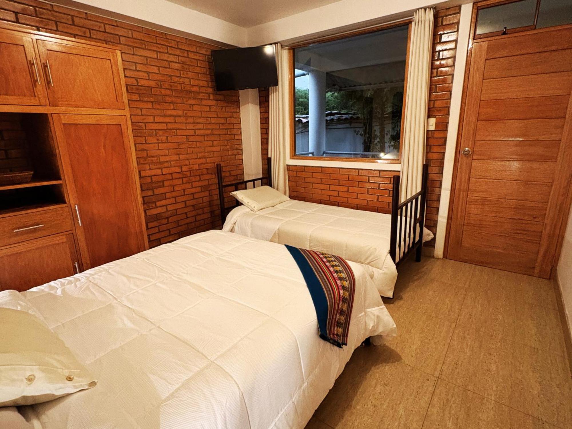 Runaway Eco Hotel Carhuaz ภายนอก รูปภาพ