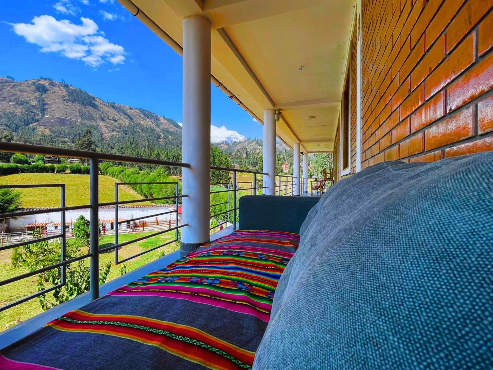 Runaway Eco Hotel Carhuaz ภายนอก รูปภาพ
