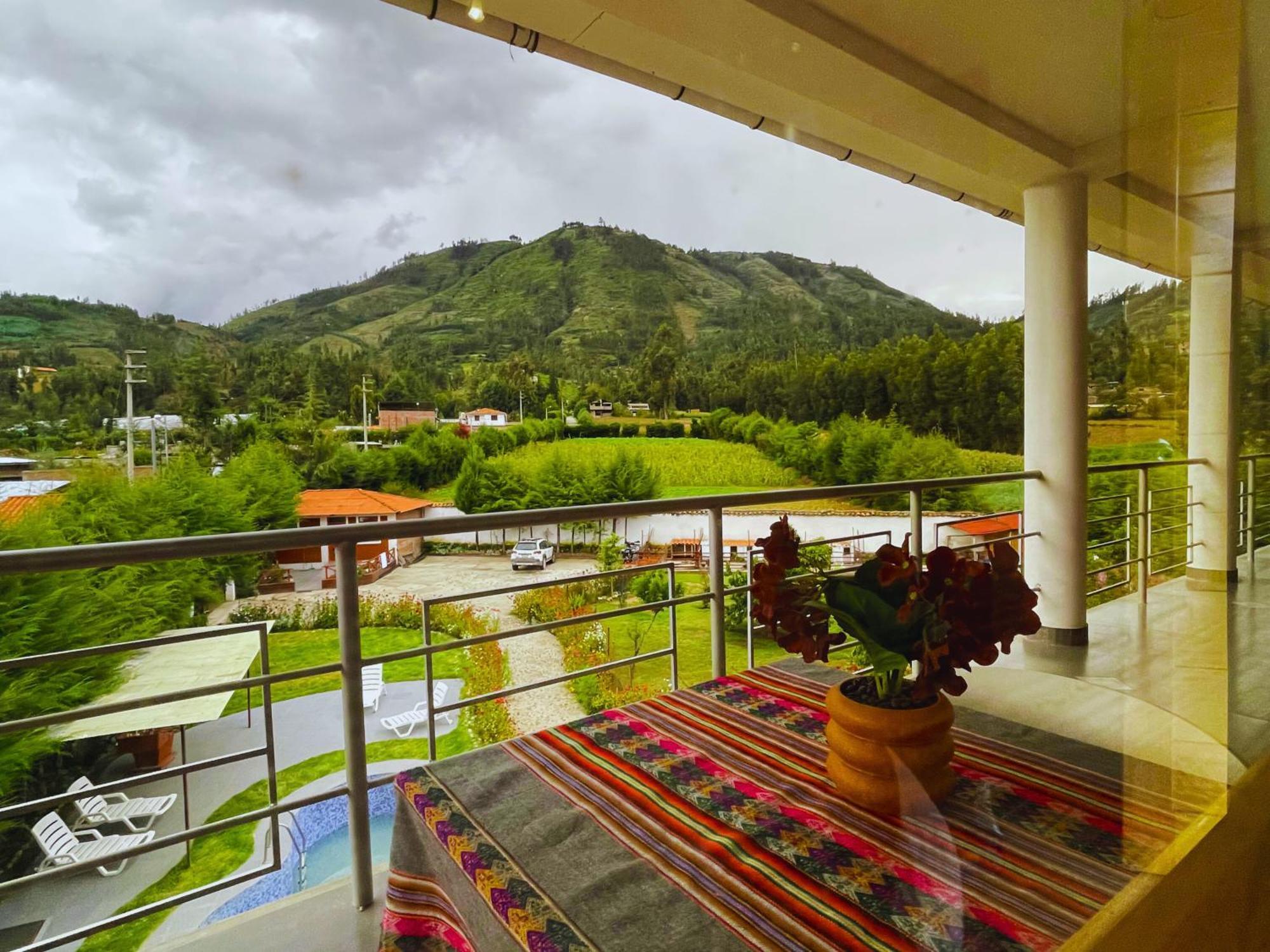 Runaway Eco Hotel Carhuaz ภายนอก รูปภาพ